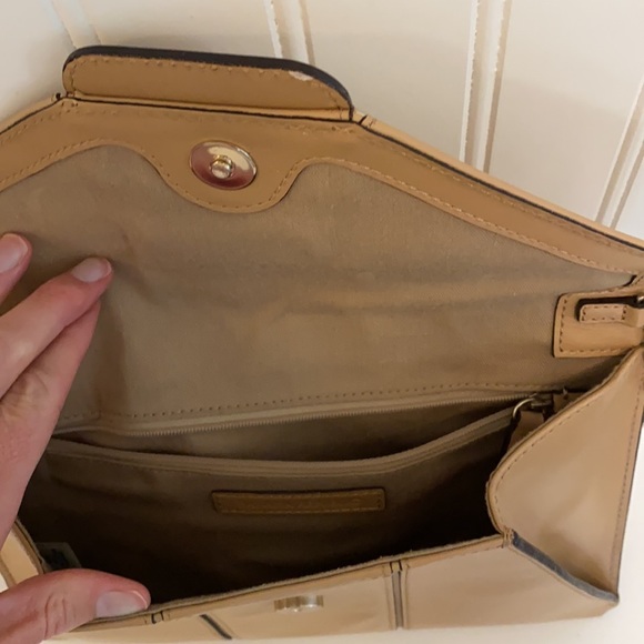 Express tan envelop clutch - Picture 3 of 4